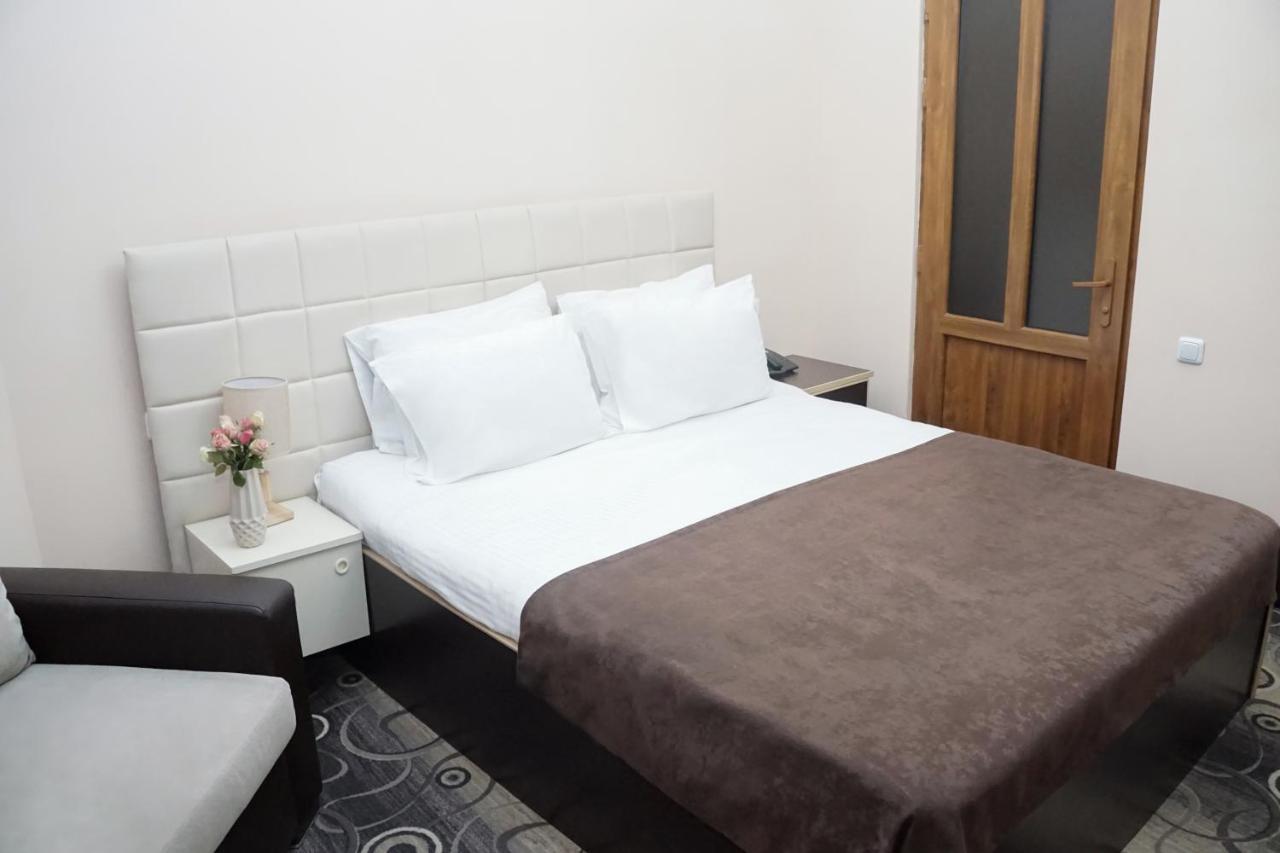 Nor Yerevan Hotel Ngoại thất bức ảnh